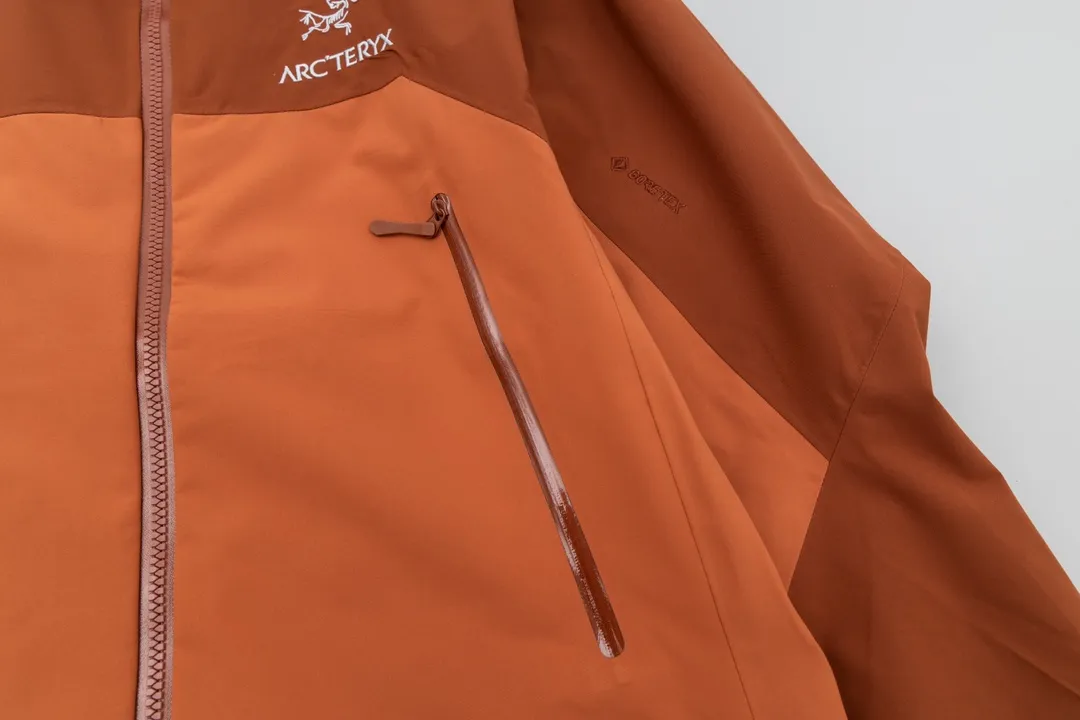 Arc'teryx Gore-tex ， ， ， 。 bluesign@ N 3LGORE-TEX ， Wear-Resistant， 、 Breathable， ， 20000 Breathable 10000 E 3D ， 3D ， ， ， Authentic YKK ， ， ， ， ， Factory ， ， ， 。 ， ， ，Lightweight ， Series ， Quality ！！